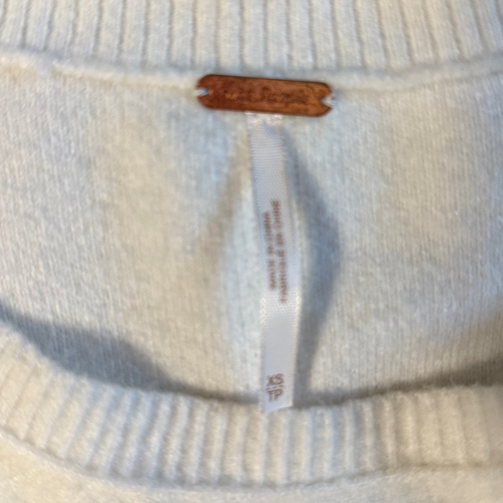 Free People Luna Pullover in White / XS - Picture 4 of 10